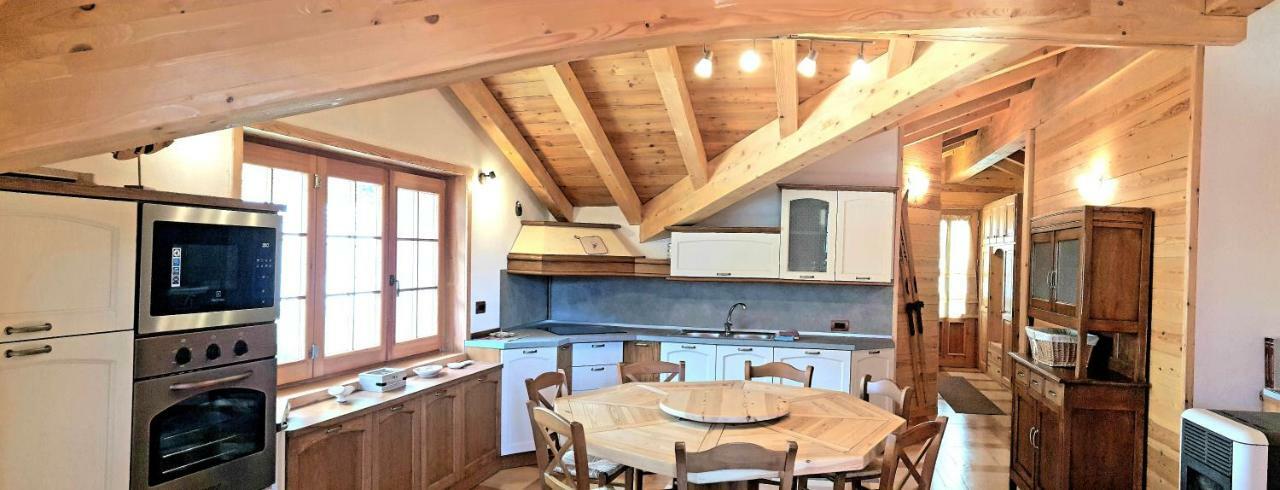 Casa Vacanza In Tipico Chalet Di Montagna Villa Varzo Bagian luar foto