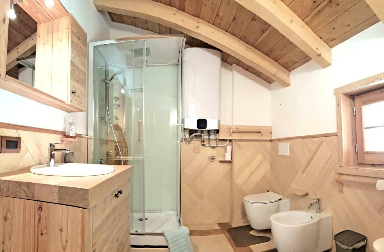 Casa Vacanza In Tipico Chalet Di Montagna Villa Varzo Bagian luar foto