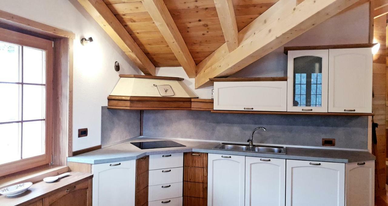Casa Vacanza In Tipico Chalet Di Montagna Villa Varzo Bagian luar foto