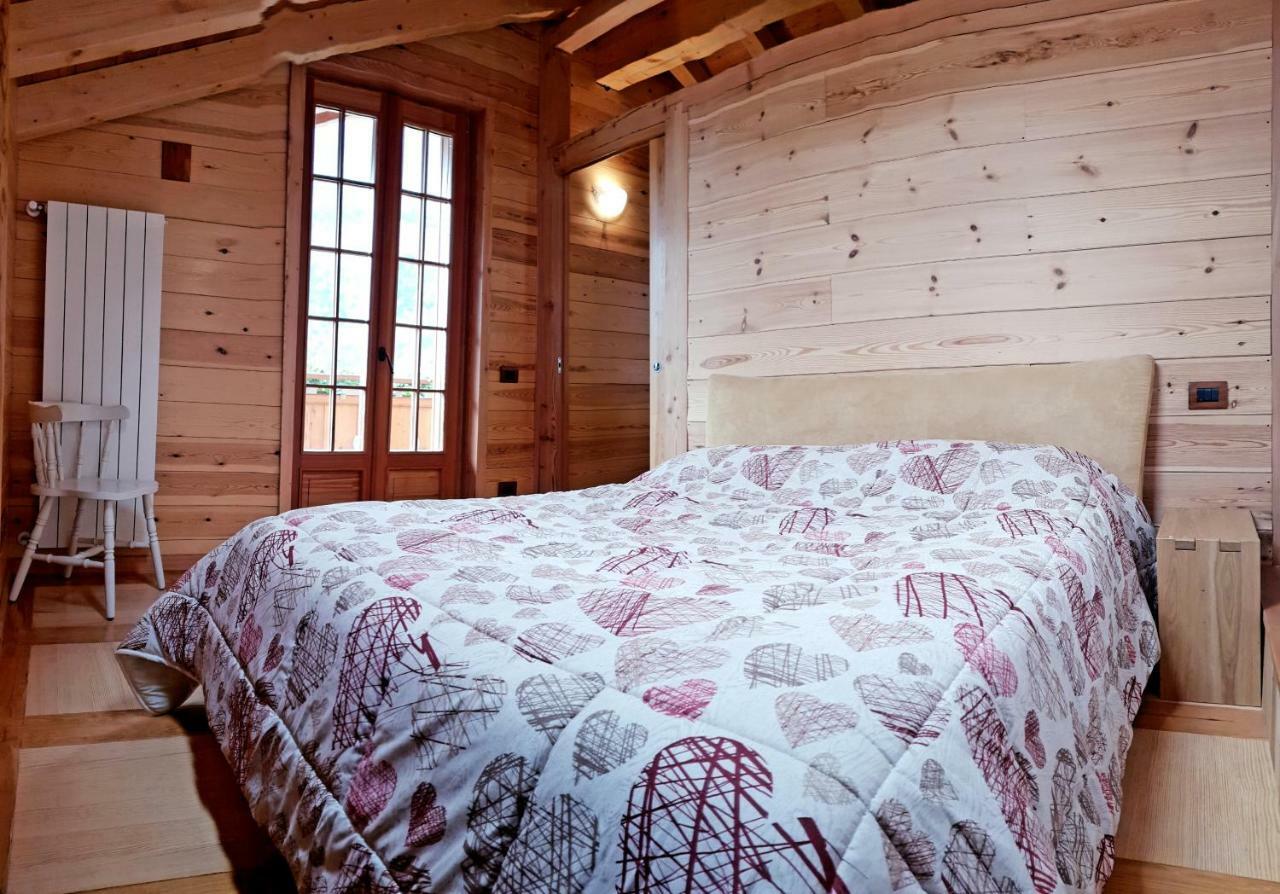 Casa Vacanza In Tipico Chalet Di Montagna Villa Varzo Bagian luar foto