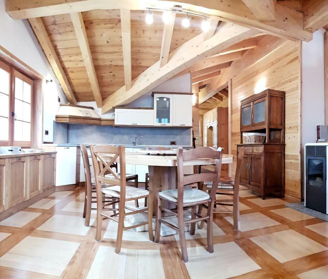 Casa Vacanza In Tipico Chalet Di Montagna Villa Varzo Bagian luar foto