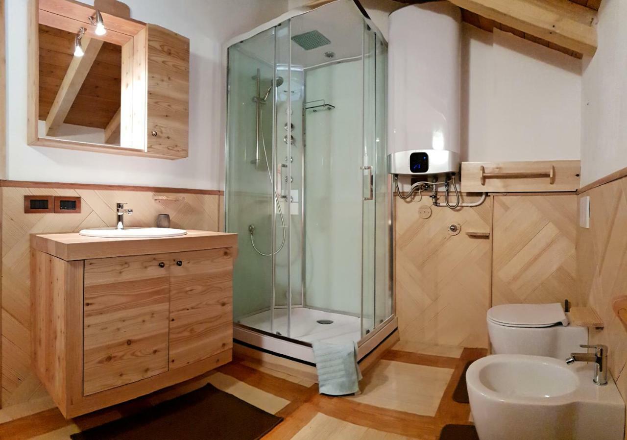 Casa Vacanza In Tipico Chalet Di Montagna Villa Varzo Bagian luar foto